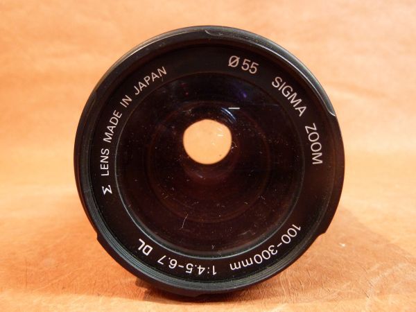 c124 SIGMA Sigma ZOOM 100-300mm 1:4.5-6.7 DL camera lens Size: approximately Φ55mm x110mm/60