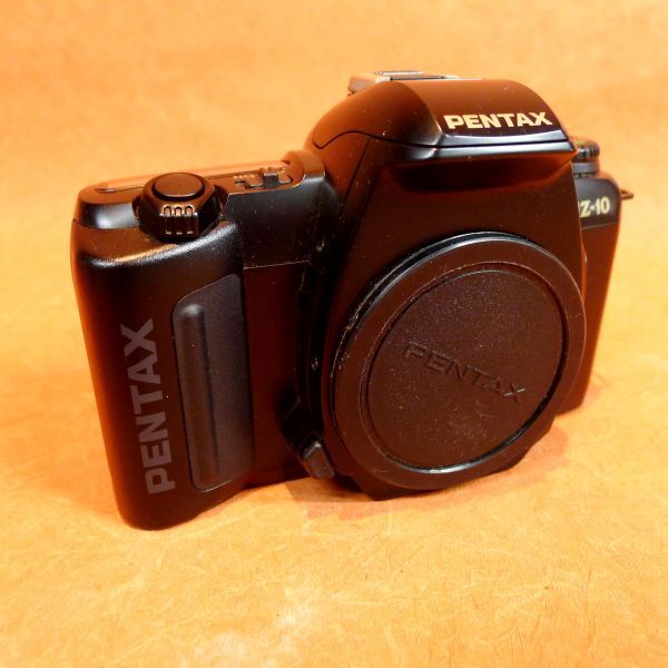 c235 レア PENTAX MZ-10 ブラック ボディ 一眼レフ サイズ:幅約13.2cm 高さ約9cm 奥行約6cm/60_画像10