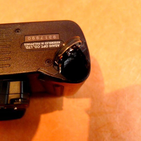 c235 レア PENTAX MZ-10 ブラック ボディ 一眼レフ サイズ:幅約13.2cm 高さ約9cm 奥行約6cm/60_画像7