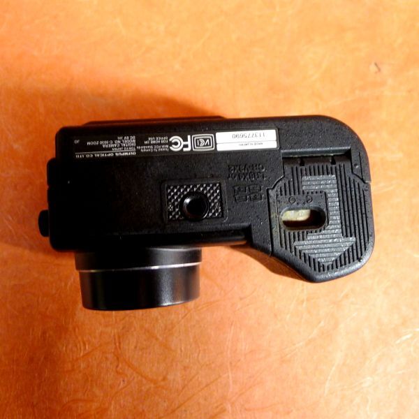 c283 ジャンク OLYMPUS CAMEDIA C3030 ZOOM コンパクトデジタルカメラ サイズ:幅約10.7cm 高さ約7.5cm 奥行約6.5cm/60_画像6