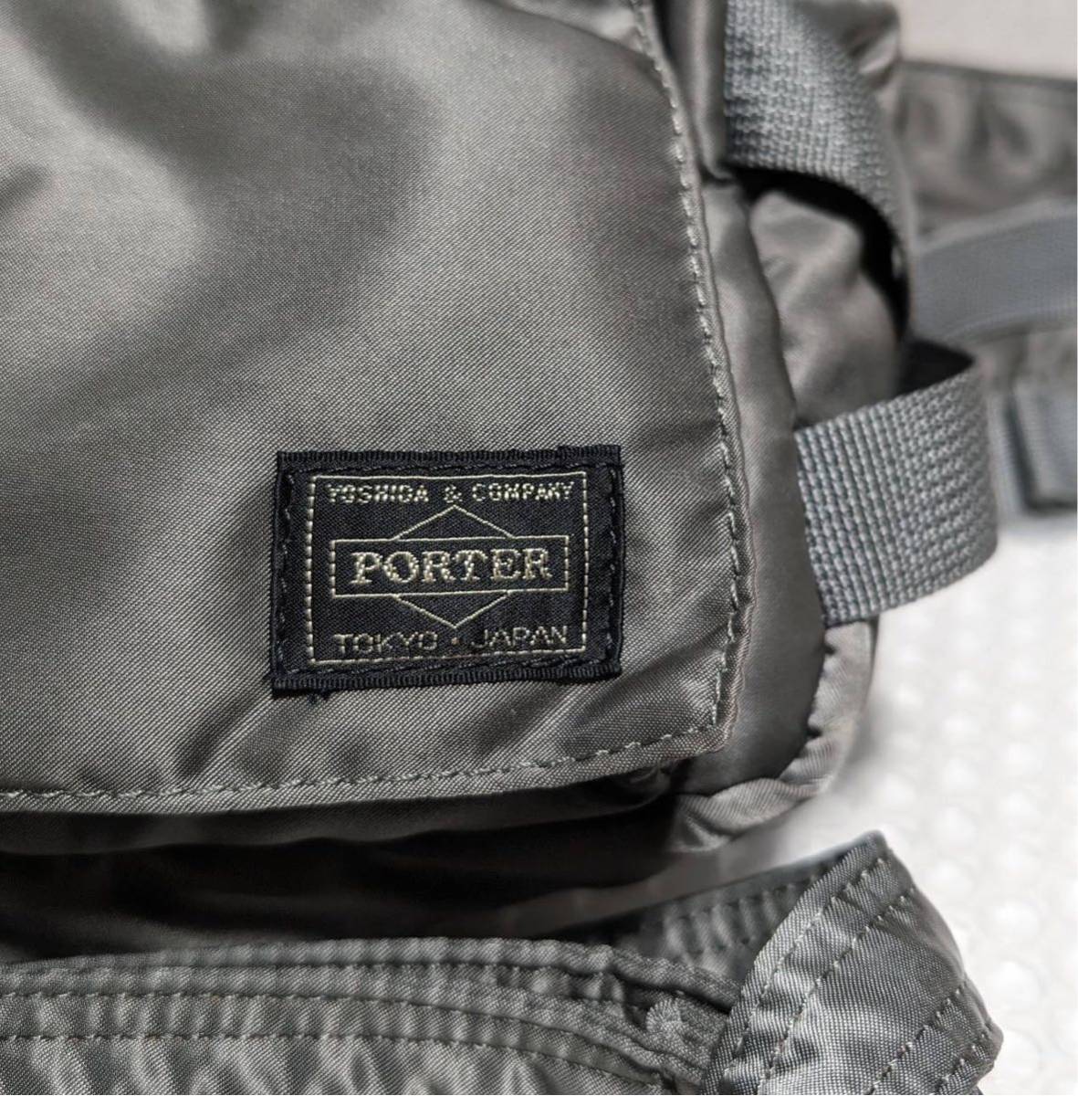 美品 PORTER シルバーグレー ウエストバッグ バッグ ポーター TANKER タンカー_画像2