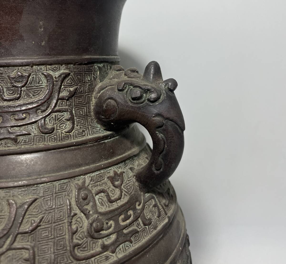 中国美術　明代　古銅製　饕餮紋獣耳銅花瓶　花器　銅器　H３０cm_画像4