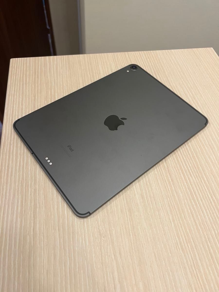箱・付属品あり iPad Pro スペースグレイ 11インチ SIMフリー 箱・付属品あり iPad Pro スペースグレイ 11インチ SIMフリー
