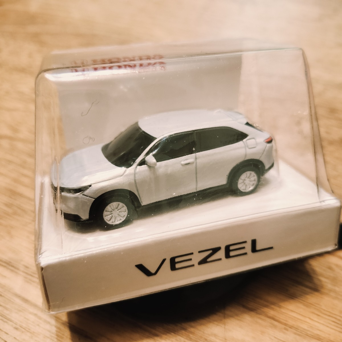 【希少・パールホワイト】ホンダ 新型 ヴェゼル Honda ベゼル VEZEL LEDライトが点灯します。キーホルダー チョロQ ミニカー 非売品  の画像1