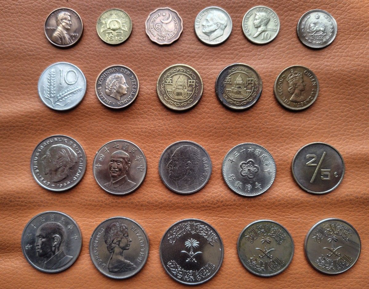 世界の硬貨まとめ（21枚）外国　海外　日本　コイン　硬貨　古銭　通貨　貨幣　アンティークコイン　メダル