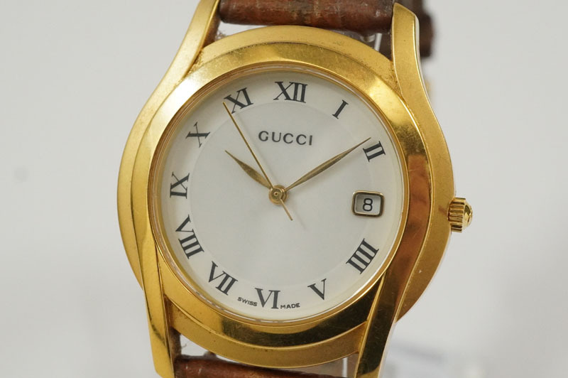 1円~【437】実働 GUCCI／グッチ 5400M クオーツ デイト メンズ ホワイト文字盤 正規品ベルト 腕時計 ローマ数字 アンティークの画像1