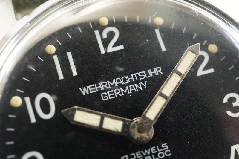 1円~【453】実働 WEHRMACHTSUHR 手巻き ボーイズ ユニセックス スモールセコンド 17JEWELS 腕時計 ドイツ連邦軍 黒色文字盤の画像3