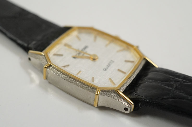 1 jpy ~[536] actual work JOHN RICHMOND LONDON [ pure gold 18KWG 15.38g] quarts lady's wristwatch 