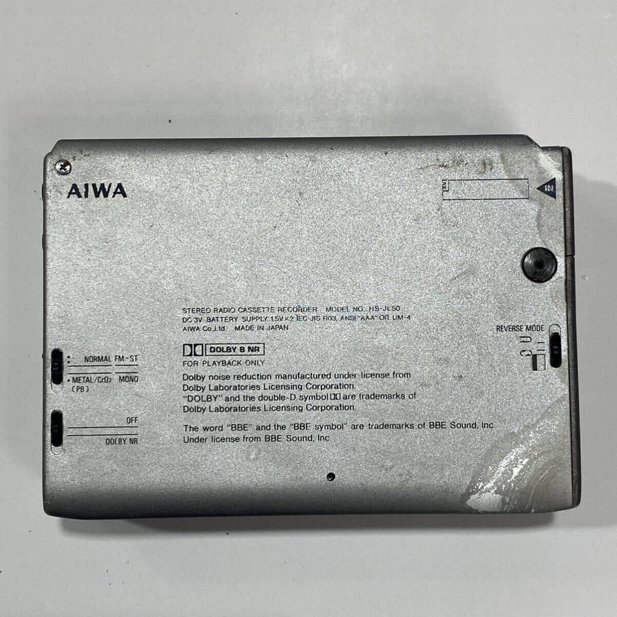 TR72 現状品 AIWA HS-JL50 ポータブルラジオカセットレコーダー WALKMAN カセットウォークマン アイワ シルバー 外付け電池ケース付_画像3