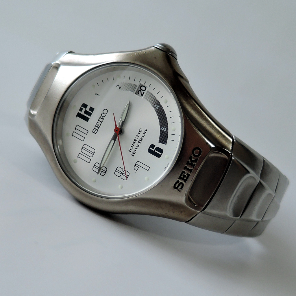 セイコー キネティックオートリレー ヨルグイゼック SEIKO KINETIC AUTO RELAY JORG HYSEK メンズ腕時計の画像1