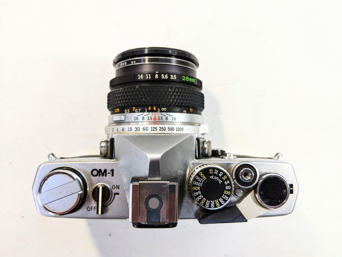 フィルムカメラ オリンパスOM1 28mm 3.5 ワイドレンズ付き　一眼レフカメラ_画像2