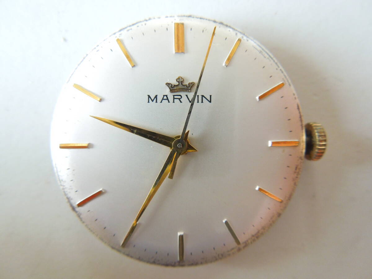 【機械のみ】マーヴィン　MARVIN　ムーブメント　ゴールド　ビンテージ　アンティーク　手巻　メンズ　赤機械　マービン_画像1