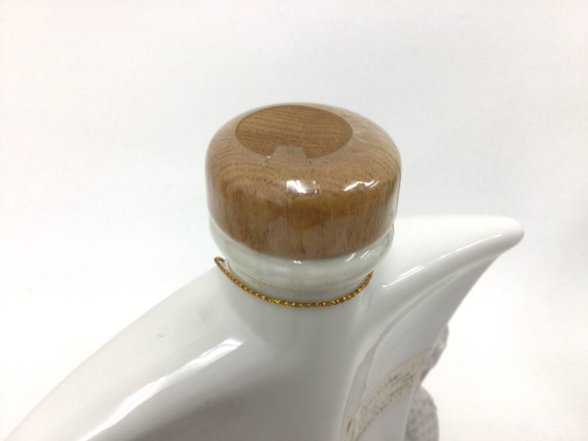 ウイスキー ニッカ スーパー 七福竜 陶器ボトル 600ml 重量番号:2 (119)の画像4