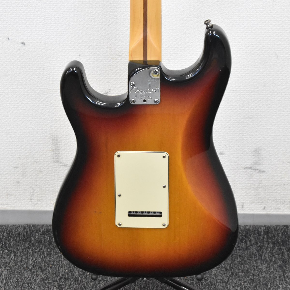 Σ2052 中古品 Fender USA American Deluxe STRATOCASTER フェンダー エレキギター ＃DZ3111746の画像6