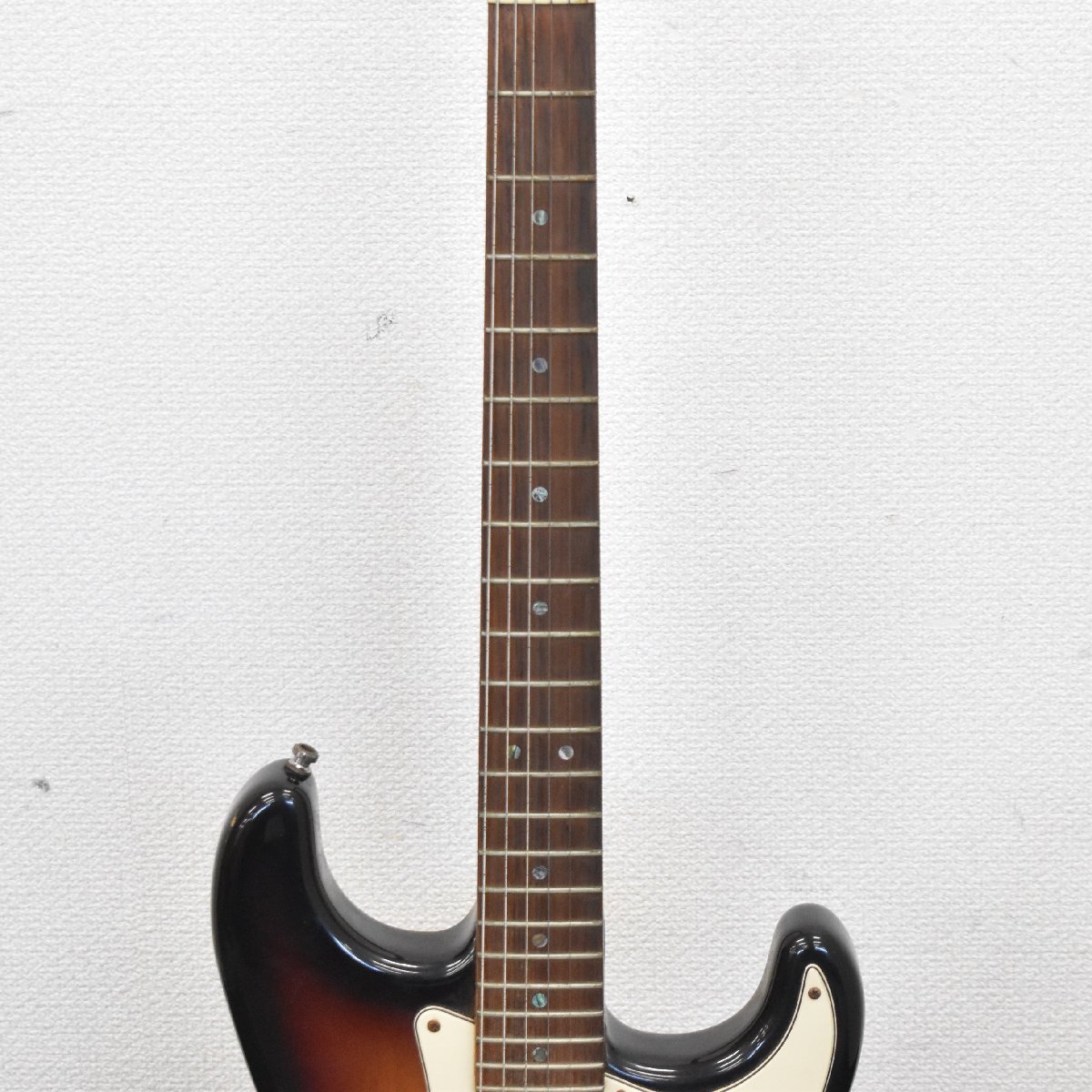 Σ2052 中古品 Fender USA American Deluxe STRATOCASTER フェンダー エレキギター ＃DZ3111746の画像3