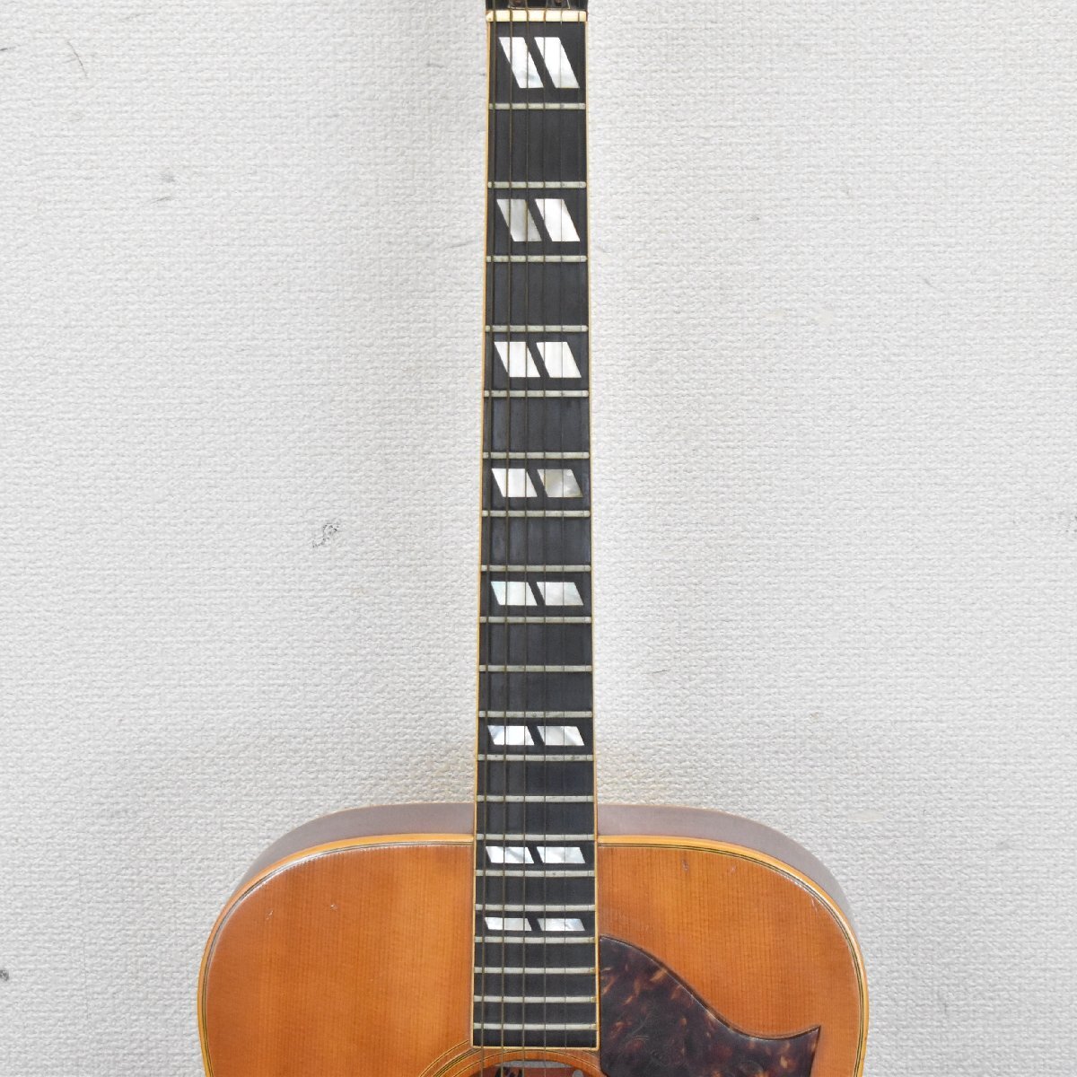 Σ2459 ジャンク品 Gibson USA DOVE CUSTOM Guarantee #B000036 ギブソン アコースティックギターの画像3