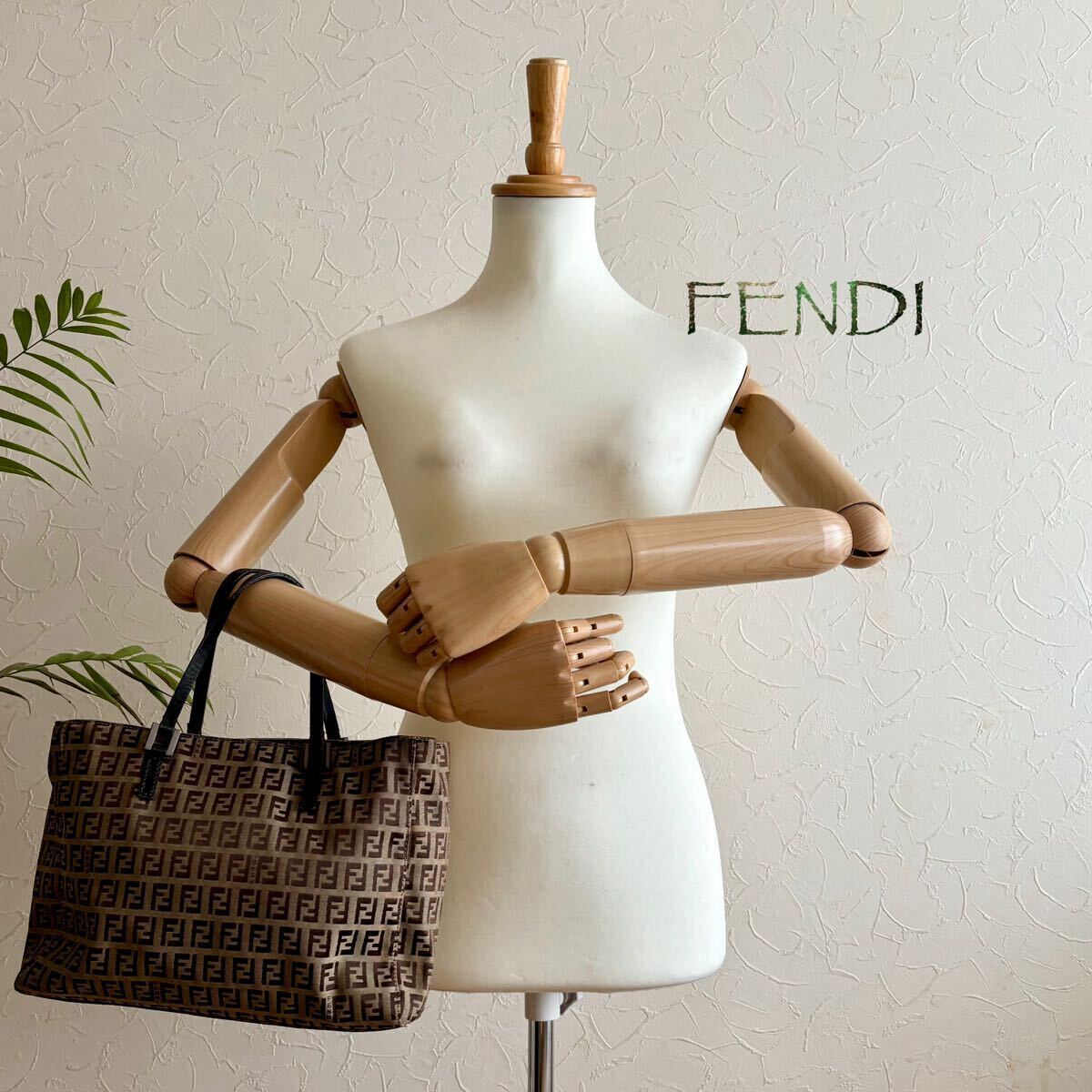 極美品 FENDI フェンディ ズッカ柄 レザートートバッグ レディース 牛革 本革 ブラウン 茶 肩掛け ハンド ビジネス 通勤 ショルダー 正規品_画像5