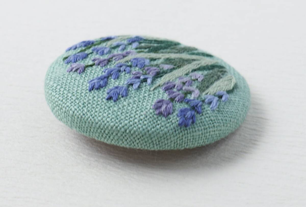 385.exit_deguchi ハンドメイド　ラベンダー　手刺繍ブローチ　プレゼント　和装帯留め　アクセサリー　バッグや帽子に_画像5