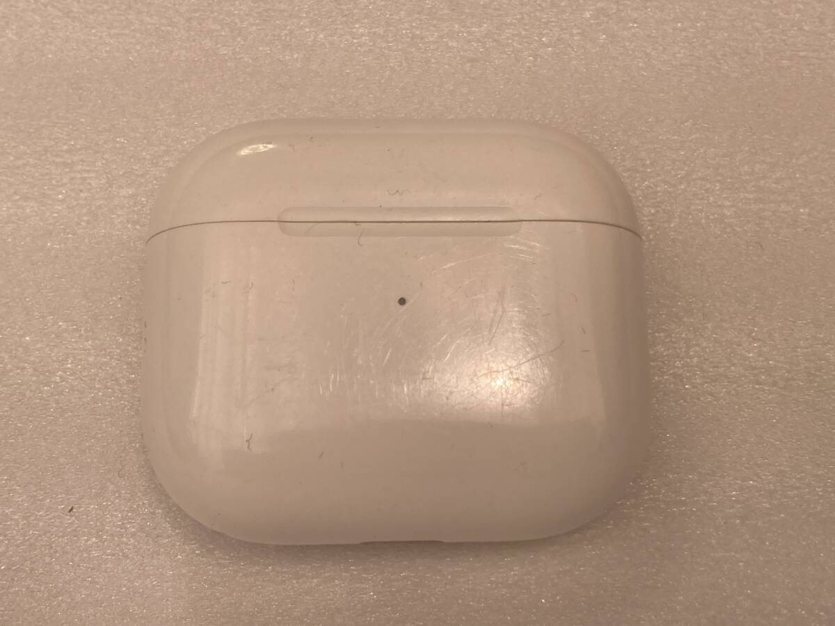 Apple AirPods 第3世代 MagSafe充電ケースのみ（A2566）の画像1