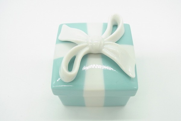 PD0MDWI5HY54 Tiffany&Co. Tiffany голубой box бардачок керамика 