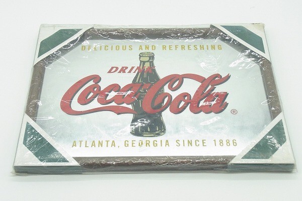 O24-4 Coca-Cola コカ・コーラ ミラー 壁掛け インテリア オブジェ サイズ約23㎝×31㎝_画像1