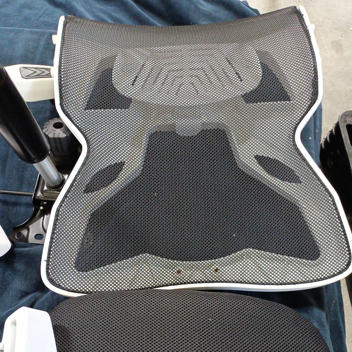 y041203fk EdoErgo オフィスチェア 椅子 テレワーク 疲れない デスクチェア ワークチェア パソコンチェアメッシュ ロッキング機能の画像4