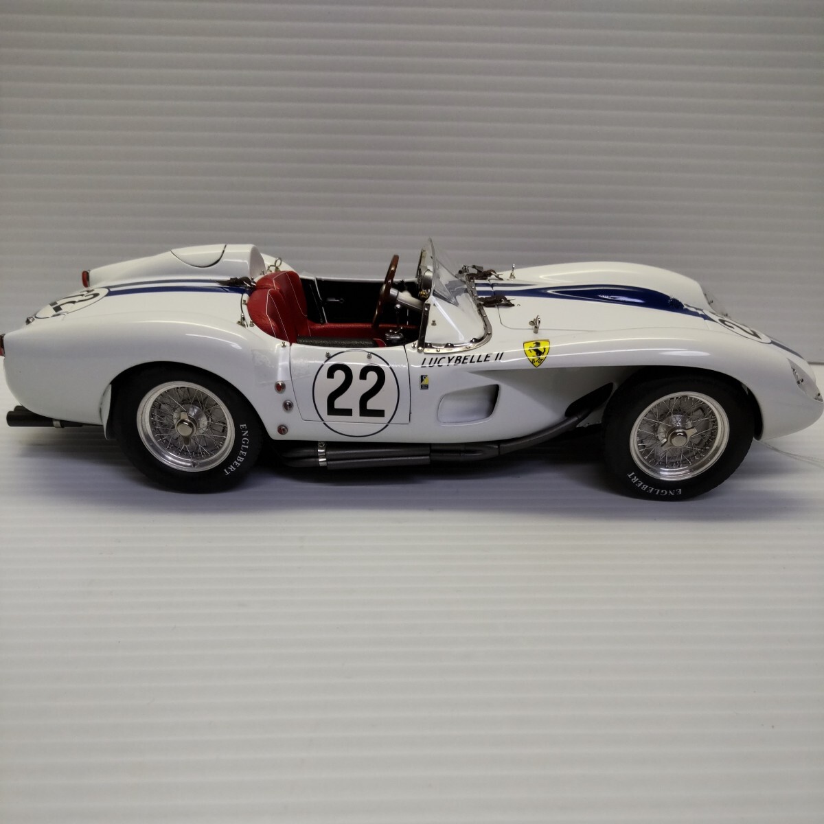 CMC 1/18 Ferrari 250 Testa Rossa, 1958 LUCYBELLE II, Le MansダイキャストミニカーNo. Ｍ−086の画像3