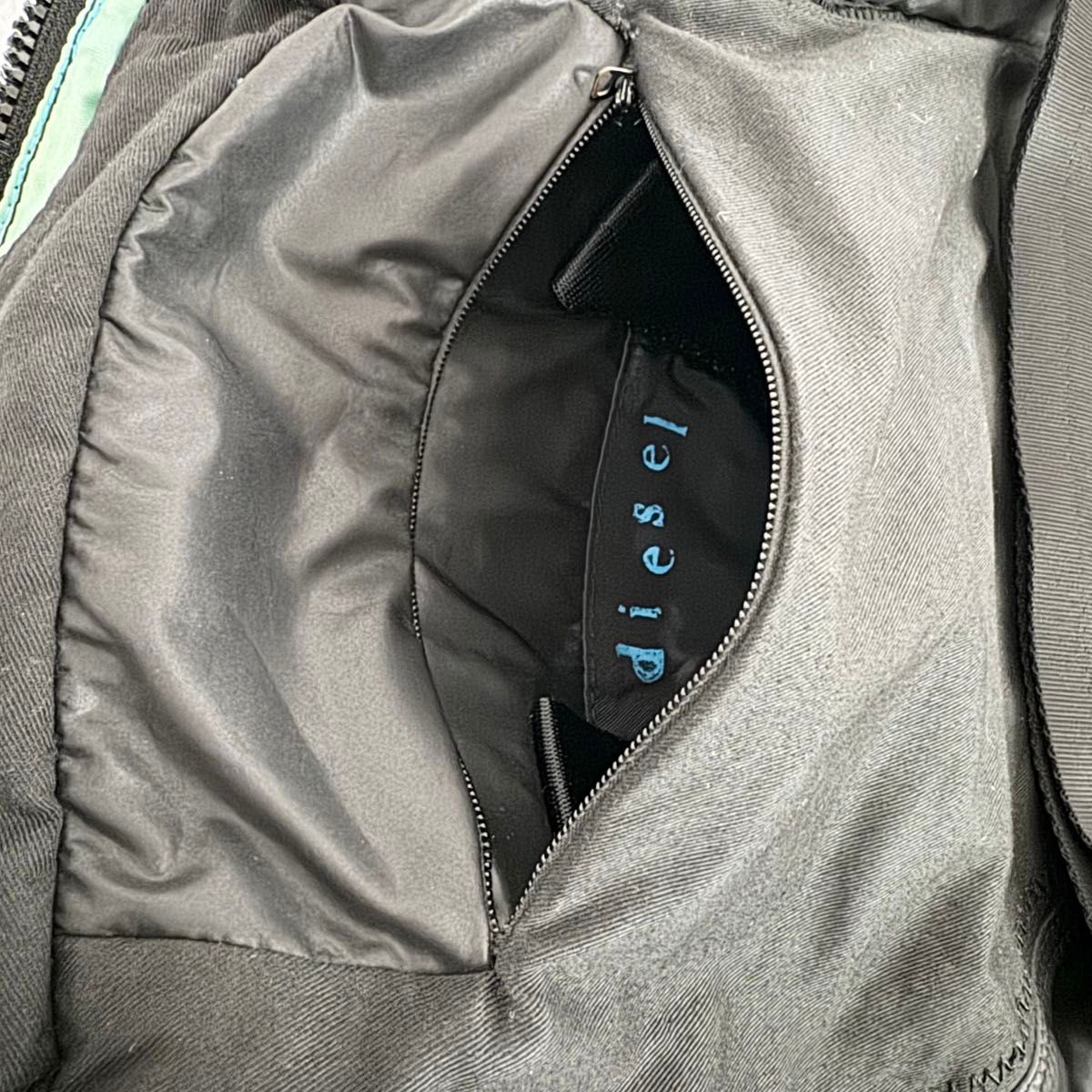 DIESEL ショルダーバッグ メッセンジャーバッグ 大容量 黒 ブラック  リュックサック バックパック 鞄 大容量