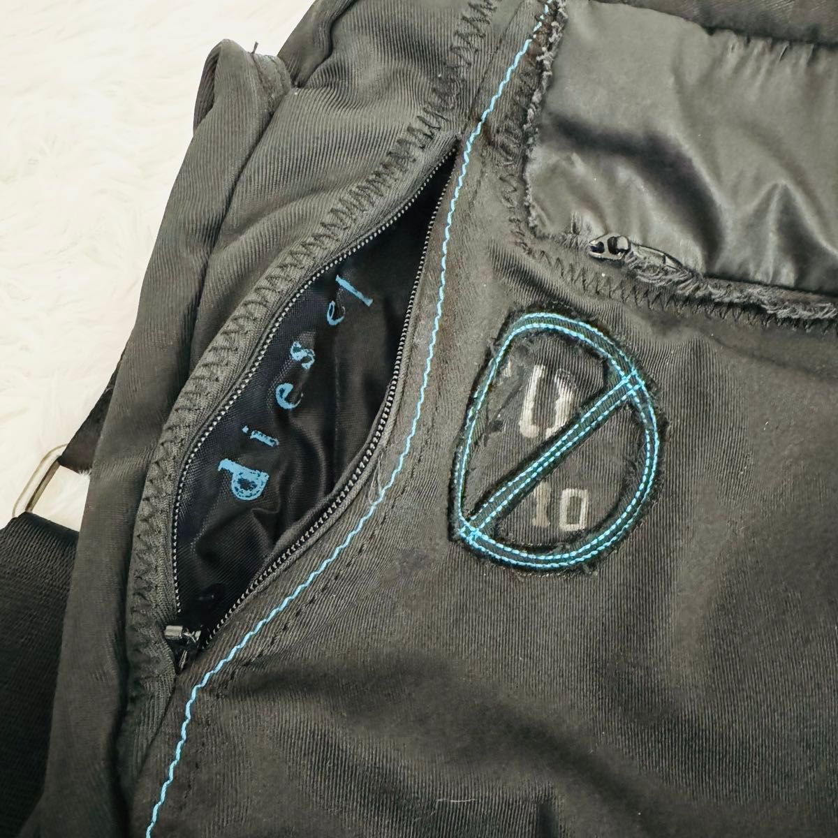 DIESEL ショルダーバッグ メッセンジャーバッグ 大容量 黒 ブラック  リュックサック バックパック 鞄 大容量