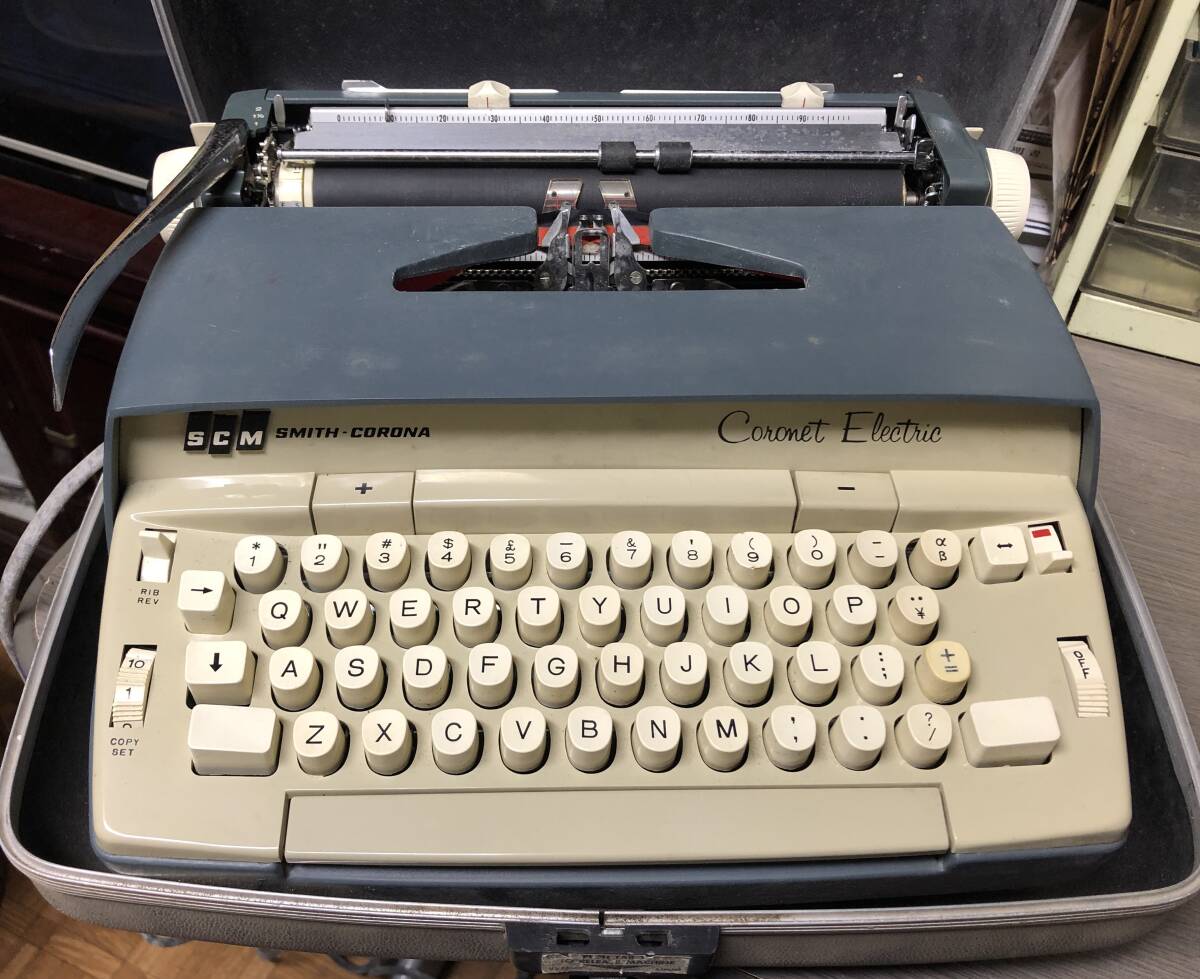 Smith Corona Smith Corona type writer electric typewriter SCM USA antique Vintage retro case attaching coronet electric