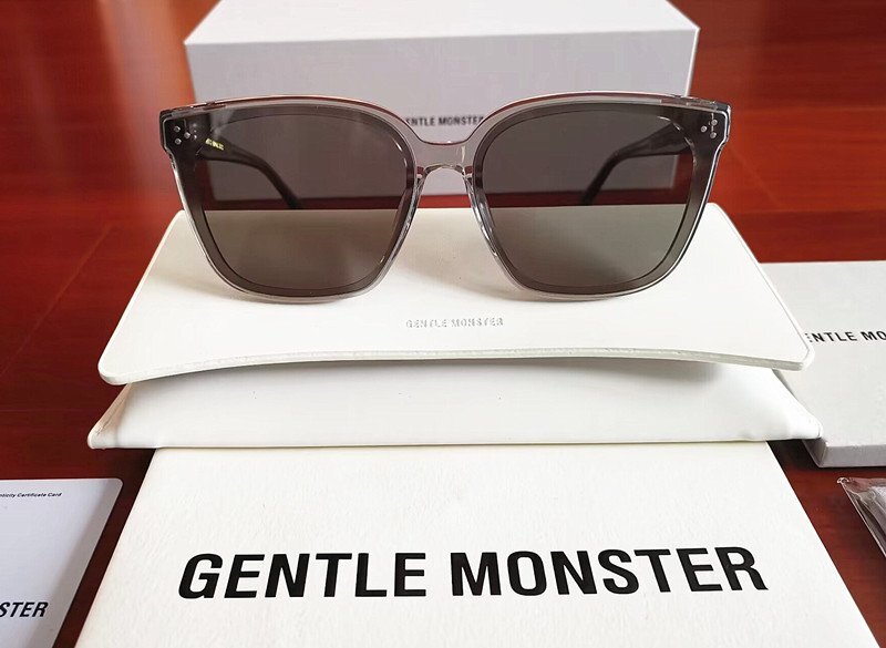  new goods unused * popular model *GENTLE MONSTER*jentoru Monstar Palette. slope wide .BTS favorite * gray * sunglasses 