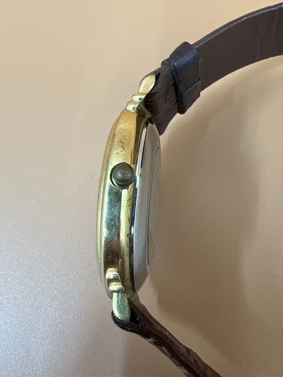CELINE セリーヌ クオーツ時計 H2903-3 ゴールド×シェル文字盤 QZ ボーイズ腕時計 GSA042901 の画像6