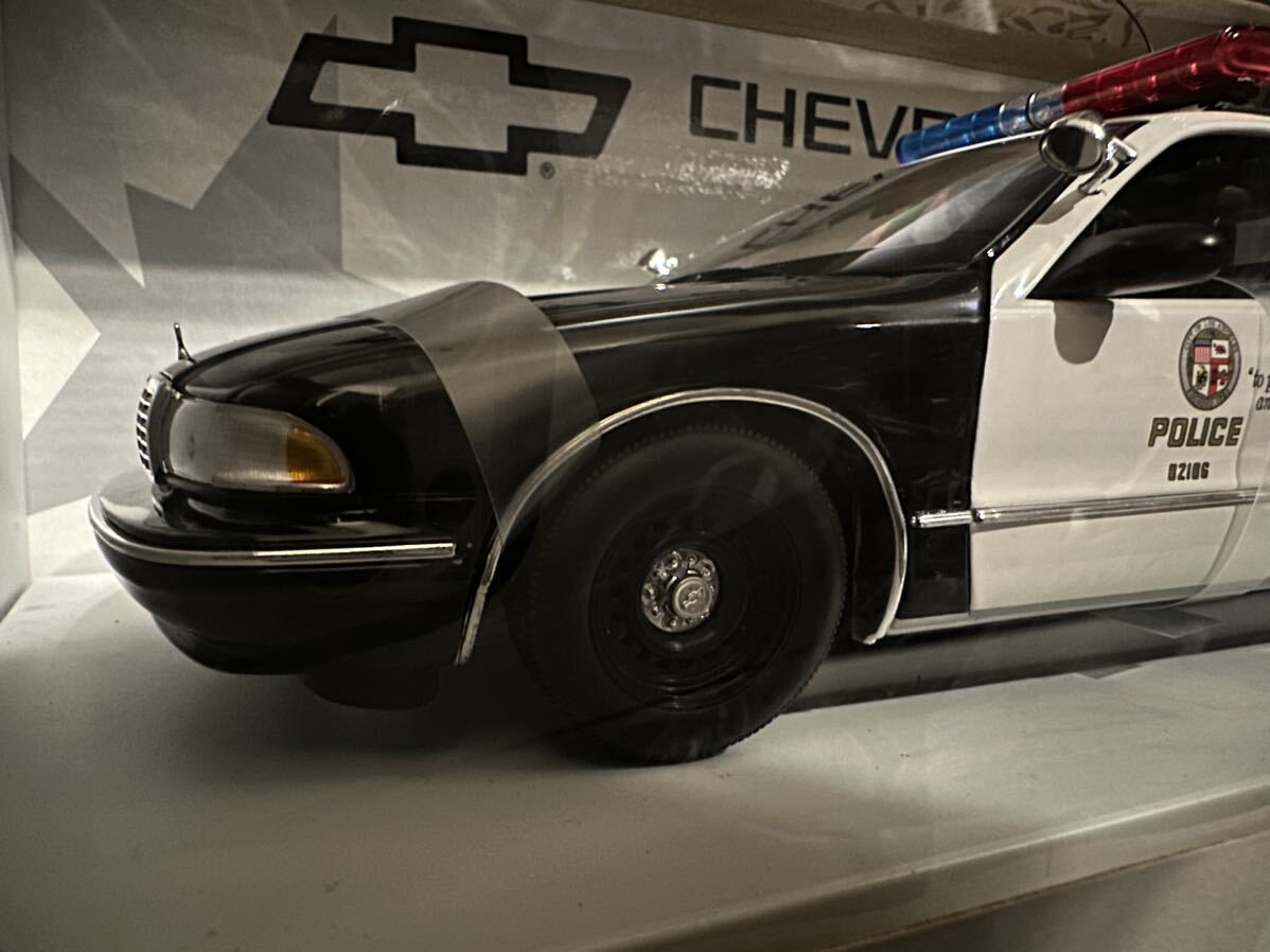 [絶版品] 1/18 UT models Chevrolet Caprice LAPD Los Angeles Police Chevy シボレー カプリス ポリスカー パトカー ロサンゼルス model_画像2