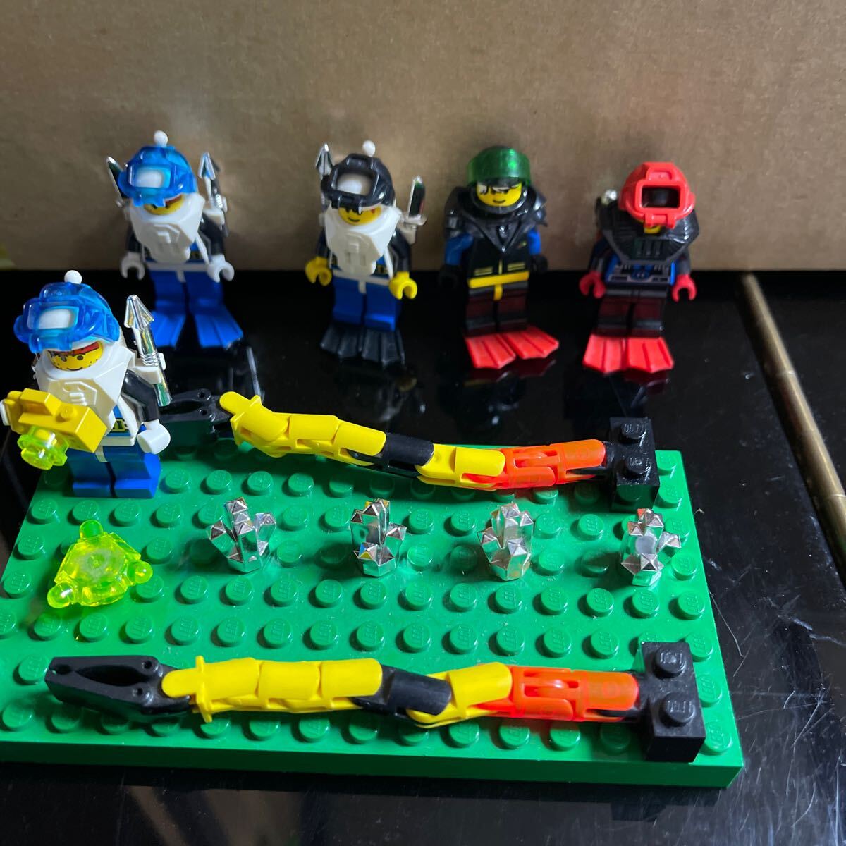 レゴ LEGO アクアゾーン アクアノーツ #6195 アクアノーツ海底基地 ミニフィグ 1995 年代物 希少 入手困難 部品どり 緑板は付属なし。の画像4