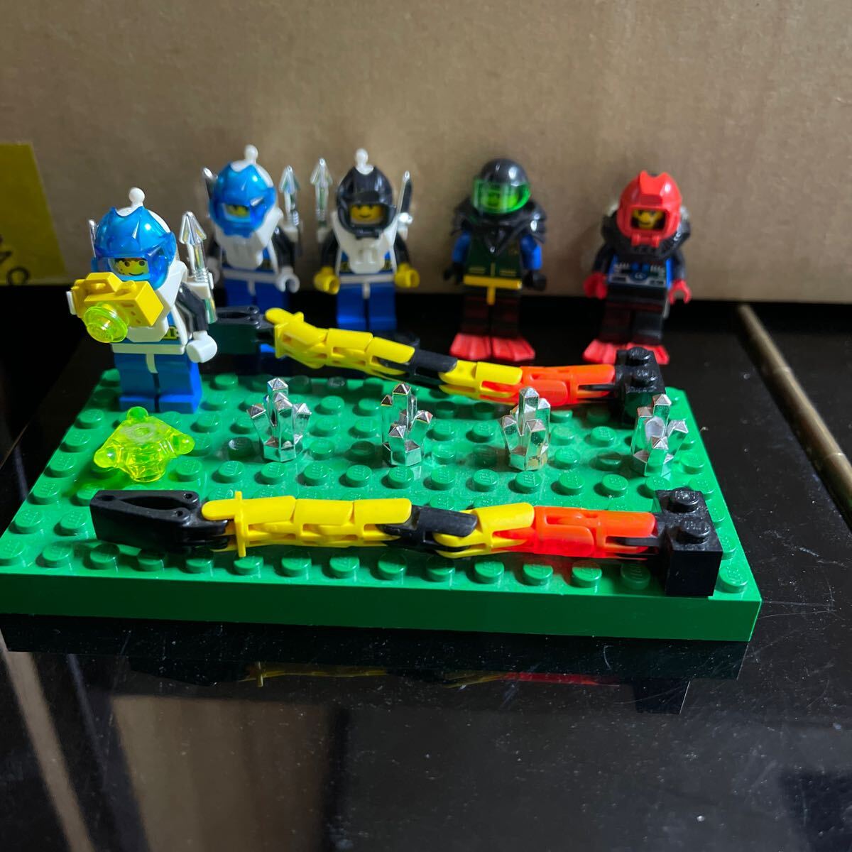 レゴ LEGO アクアゾーン アクアノーツ #6195 アクアノーツ海底基地 ミニフィグ 1995 年代物 希少 入手困難 部品どり 緑板は付属なし。の画像1