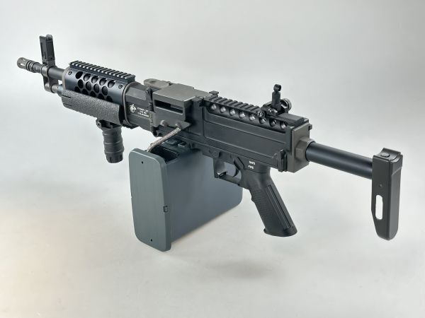 【春SALE】Classic Army製 ストーナー LMG 電動ガン フォアグリップ 2400連 大型ボックスマガジン☆検 M4 M4A1 AR15 M16 M63 Stonerの画像6