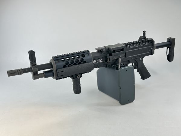 【春SALE】Classic Army製 ストーナー LMG 電動ガン フォアグリップ 2400連 大型ボックスマガジン☆検 M4 M4A1 AR15 M16 M63 Stonerの画像1