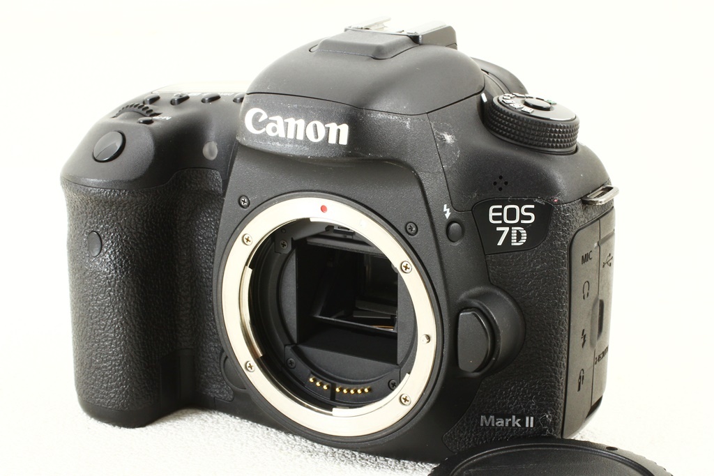 美品◆Canon キヤノン EOS 7D Mark Ⅱ ボディ◆デジタル一眼レフ 2020万画素/A3596