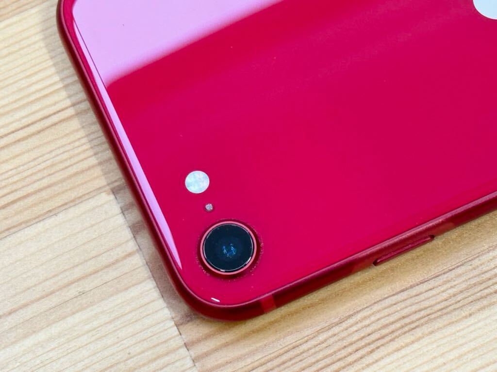 即決 美品 Apple iPhone SE2 64GB プロダクト レッド au SIMロック解除済み 不具合なし SIMフリー RED _画像3
