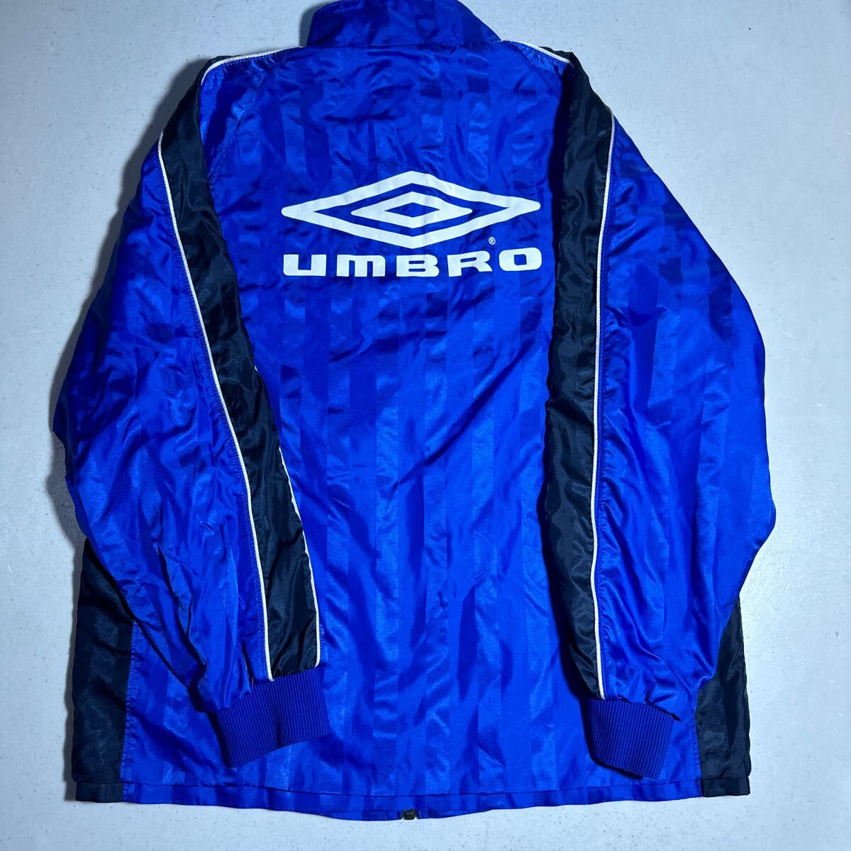 FC府中U15 支給 着用 アンブロ umbro 裏地付 ウィンドブレーカー Mサイズ_画像8