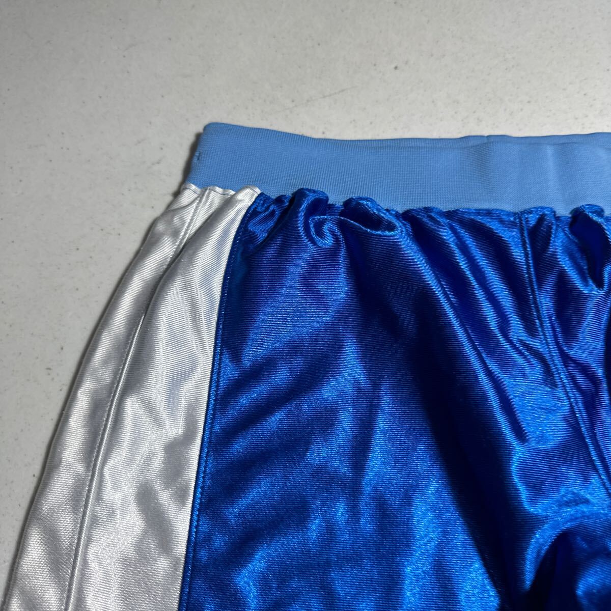 アシックス asics 黒タグ バスケットボール トレーニング用 光沢バスパン バスケパンツ バスケットボールパンツ 青 ブルー XOサイズの画像4