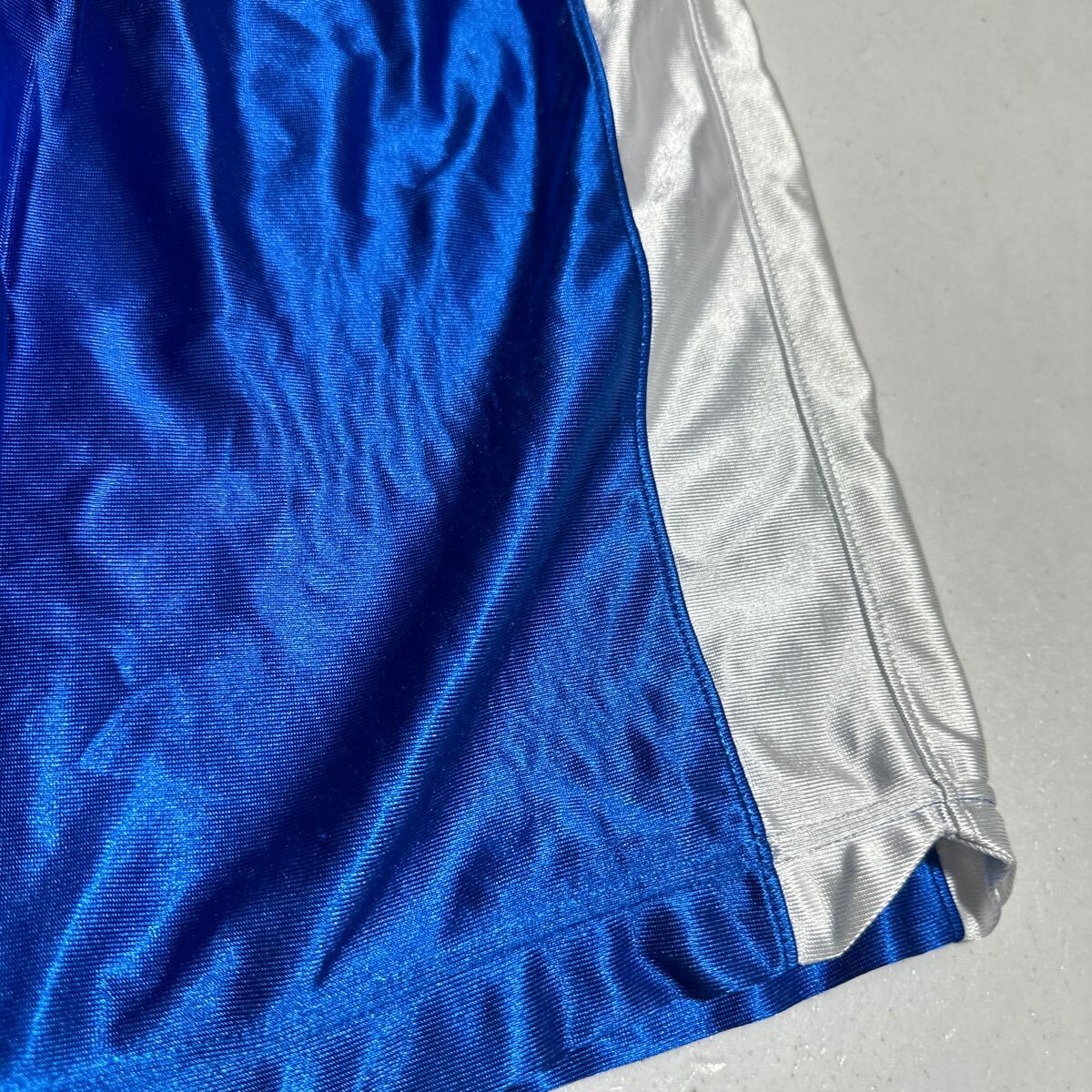 アシックス asics 黒タグ バスケットボール トレーニング用 光沢バスパン バスケパンツ バスケットボールパンツ 青 ブルー XOサイズの画像2