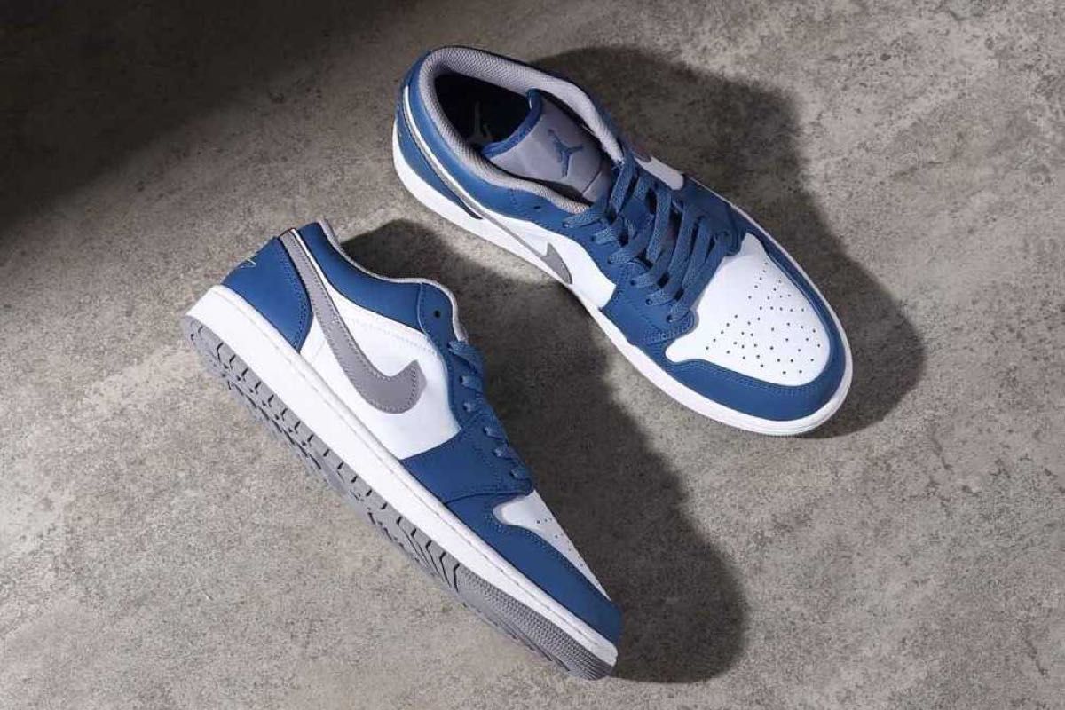 Nike Air Jordan 1 Low "True Blue"全て14足です。