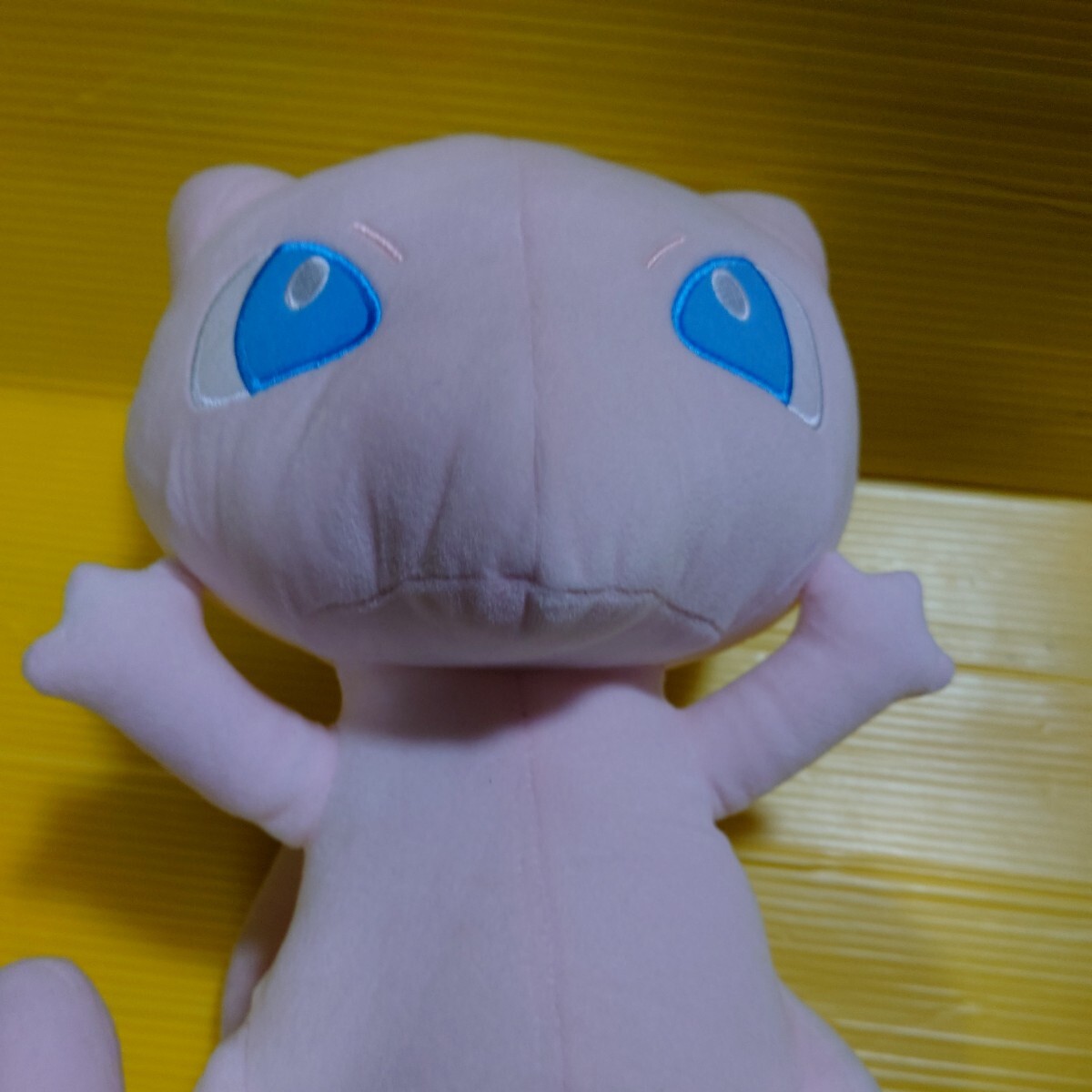 ポケットモンスター　めちゃでか ミュウ ぬいぐるみ_画像2