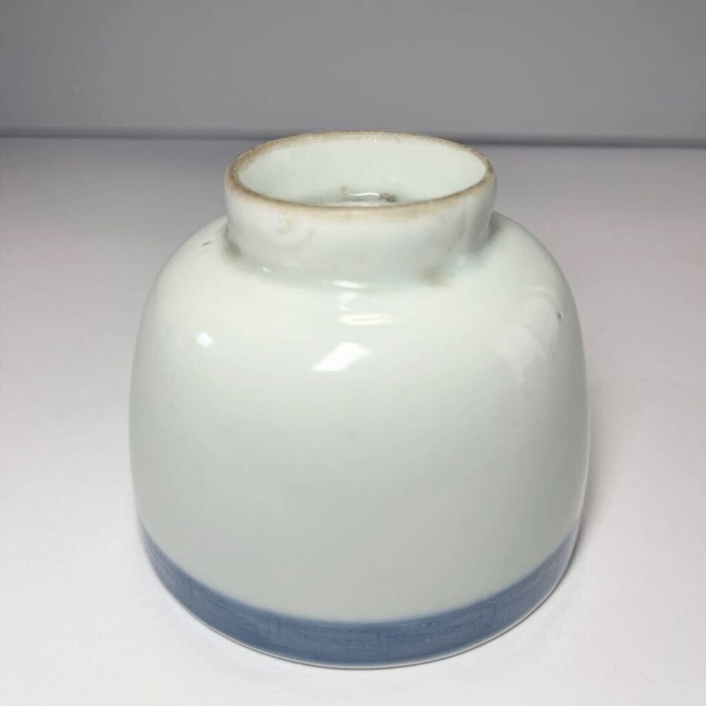 [.] old Imari blue and white ceramics sake cup Edo latter term 