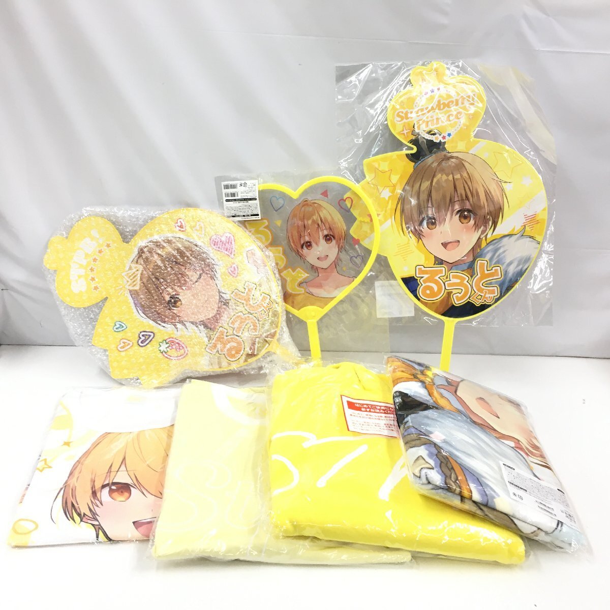 f110*120 【開封済・未開封混合】 すとぷり　すとろべりーぷりんす　るぅとくん　グッズ　まとめ売り　うちわ　Tシャツ　など_画像1