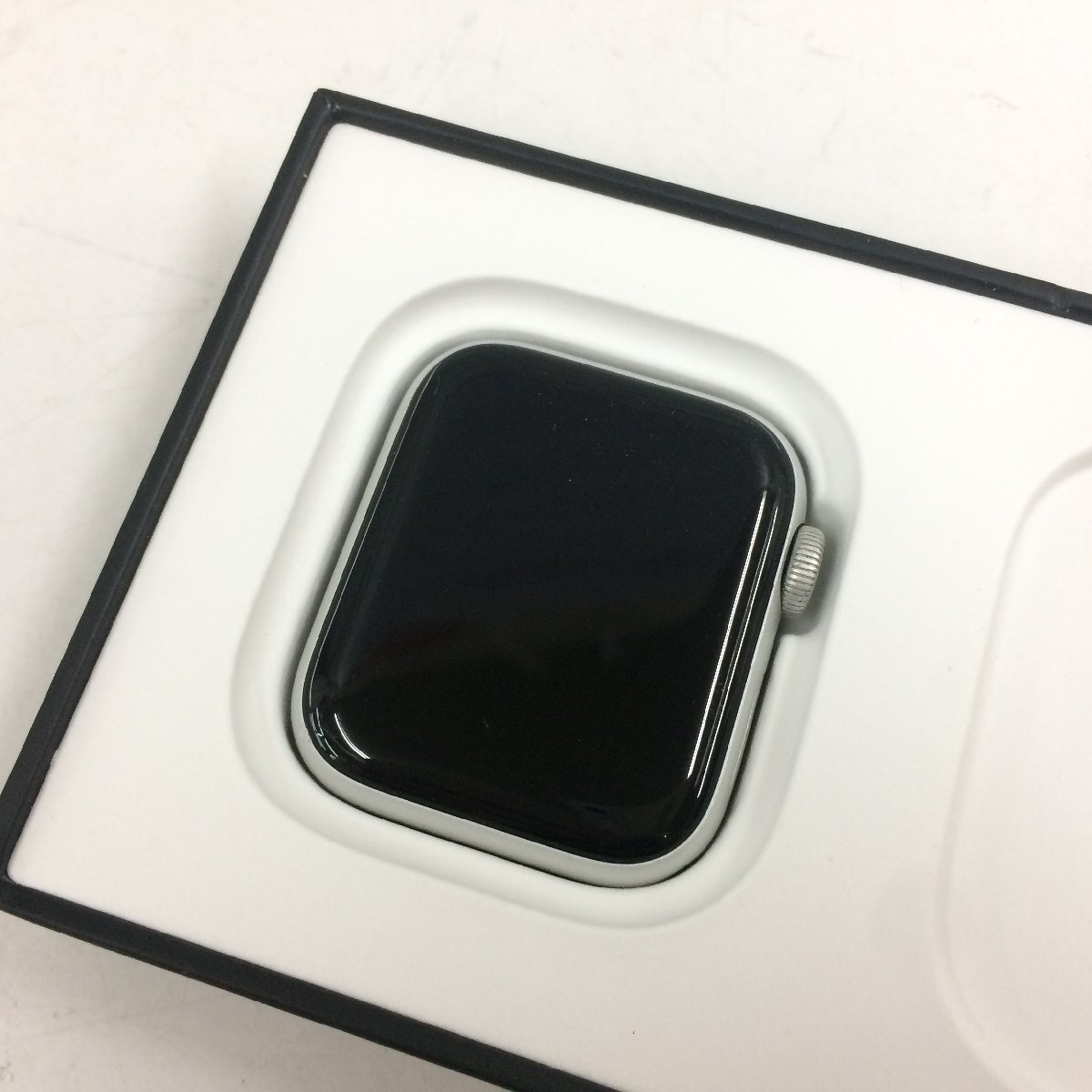 f282*80 【ジャンク】 Apple Watch Nife SE 40mmGPS A2351の画像4