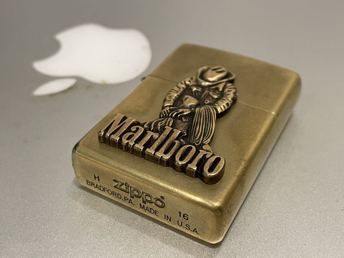 1円 ZIPPO ライター マルボロ Marlboroジッポ Zippoオイルライター真鍮製 中古品 喫煙グッズ ジッポー 火花確認済R67585の画像4