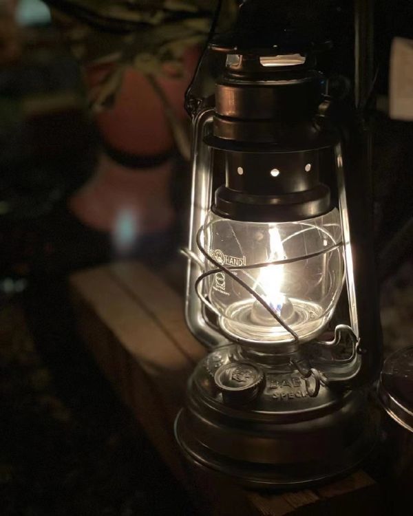 新品 1円 キャンプ用 超高品質 オイルランタン 灯油ランタン 照明 キャンプランタン アウトドア 野外登山 ブラック黒の画像5