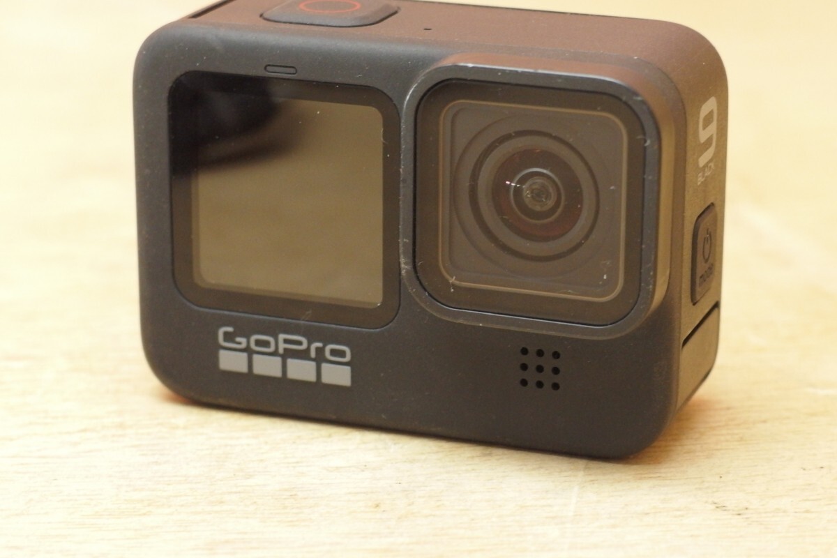 GoPro HERO9 Black 純正バッテリー2つ 純正クリップマウント 48LEDライト 防風スポンジ付 両面ディスプレイ GPS 防水4K5K動画 送料無料_画像2